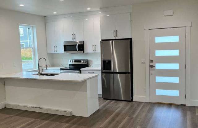 Brand New 3 bedroom, 2.5 Bath Townhomes photos photos