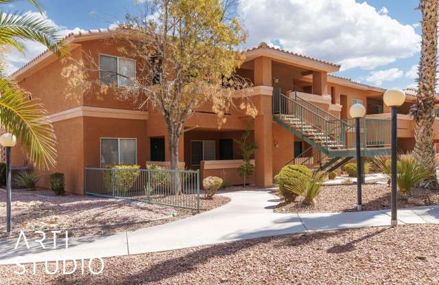 Beautiful 2-bedroom 2-bathroom condo by the pool photos photos