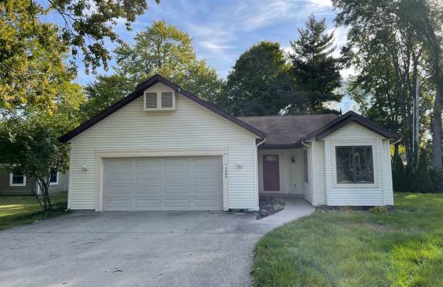 HUGE 2 Bedroom House! photos photos
