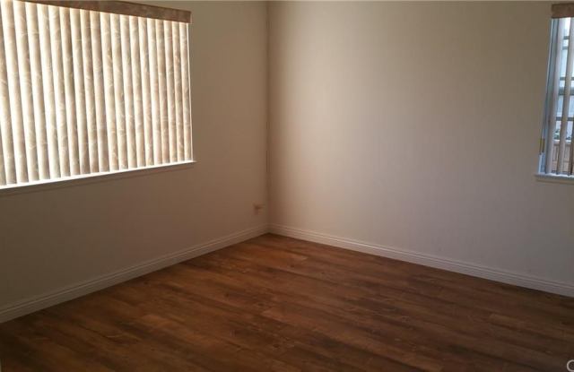 5742 Kauffman Gallery 4