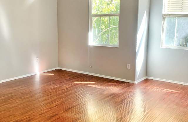 160 Parkside Drive Gallery 4