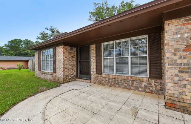 8364 POINTER Drive N Gallery 4
