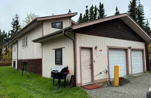 3 Bedroom 1 -1/2 Bath Lower Apartment with a Shared Garage photos photos