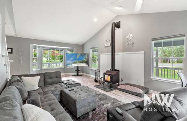 3200 Wedgewood Loop Gallery 2