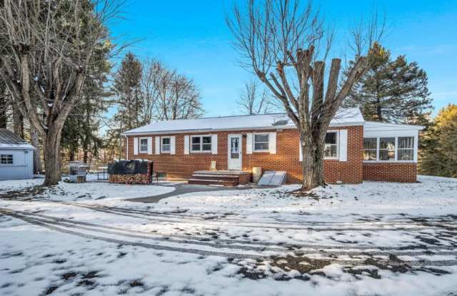 4 Bedroom homestead on 6.68 acres photos photos