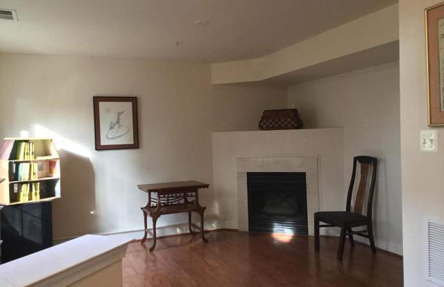 2120 DARCY GREEN PL Gallery 2