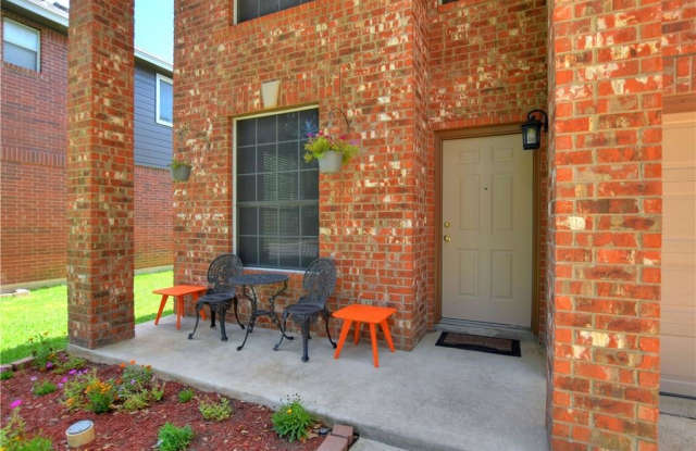 1511 White Oak LOOP Gallery 2