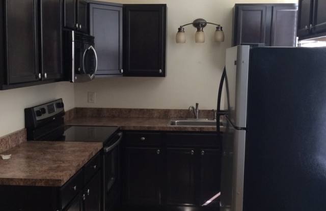 Unique Downtown York Apartment! 2 full baths! - 27 East Philadelphia Street, York, PA 17401