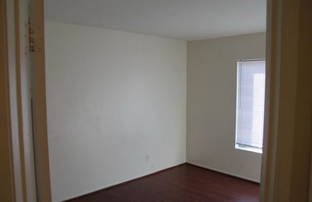 4039 East Avenue R 6 photos photos