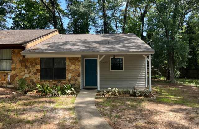 Recently Updated 2/1 Townhome off Mahan photos photos