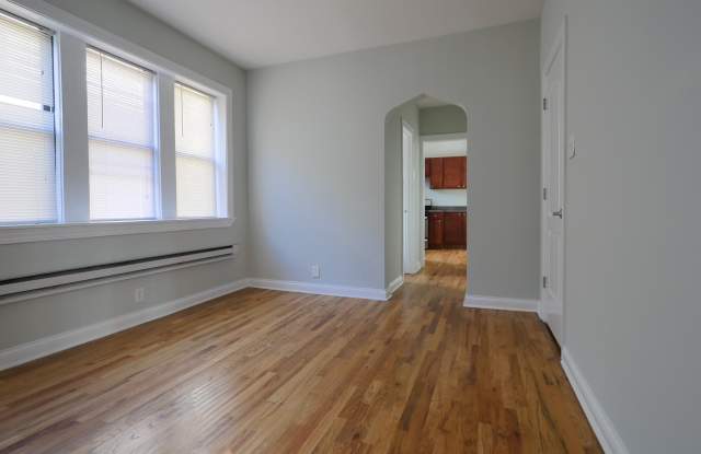 4413 N Wolcott Ave photos photos