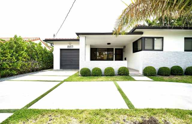 8811 Carlyle Ave photos photos