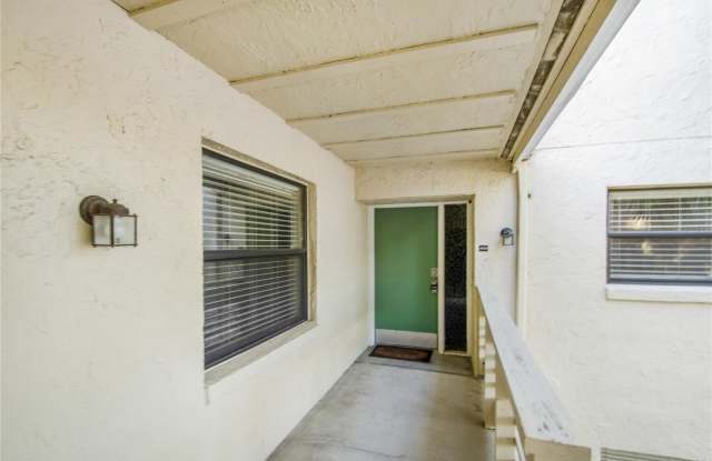 439 S NETHERWOOD Crescent Gallery 3