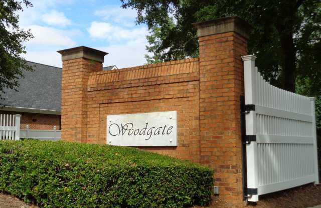Prime Fayetteville location, 4 bed/3 full baths, close to movie studio, Senoia/PTC, lawn care included! Must see! Gallery 4