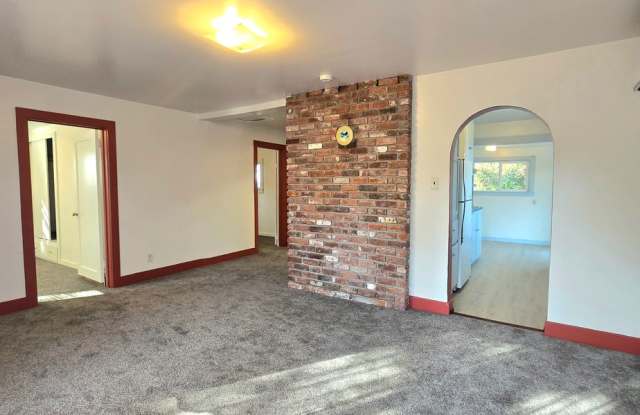 North Beach 2 Bed, 1 Bath Fully renovated 1925 Cottage For Rent! Gallery 3