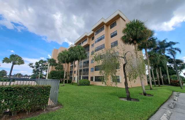 4640 Lucerne Lakes Boulevard W - 4640 Lucerne Lakes Boulevard West, Palm Beach County, FL 33467