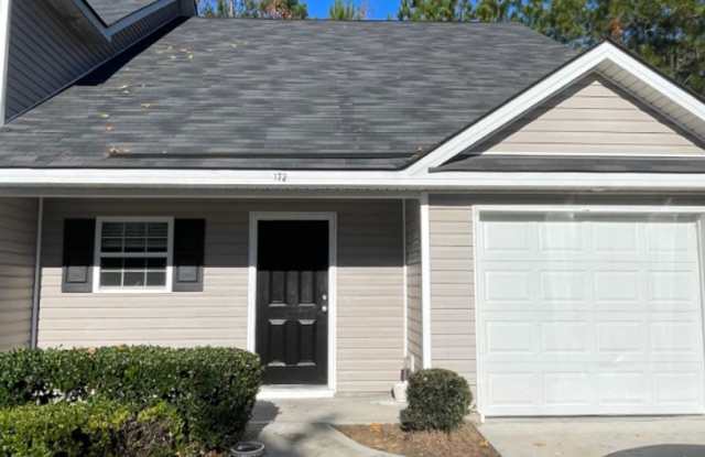 Spacious 3BR Townhome with Main-Level Primary Suite photos photos