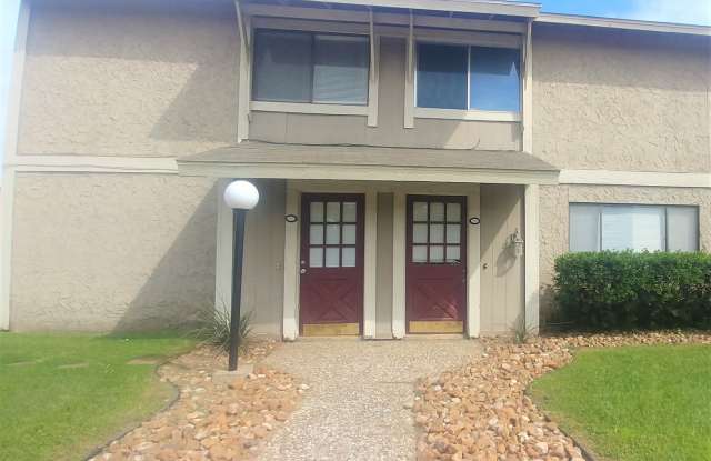 College Station -2 bedroom /1.5 bath Townhome-Style Fourplex on TAMU Shuttle Route! photos photos