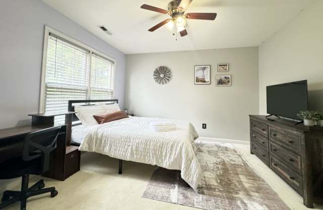 13600 Fernbrook Court - 13600 Fernbrook Court, Centreville, VA 20120
