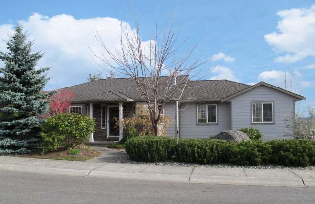***PENDING APPLICATIONS***4BD/3BA Home with Amazing Peek-a-boo Views of Harbor photos photos
