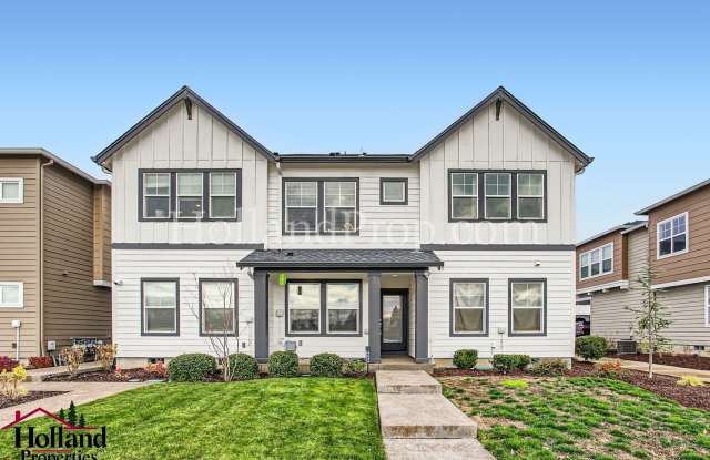 Stylish 2- Bedroom Home in Hillsboro with Outdoor Oasis and Modern Finishes! - 6986 Southeast Frasier Lane, Washington County, OR 97078