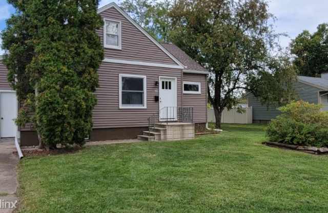 1512 Summer St. - 1512 Summer Street, Grinnell, IA 50112