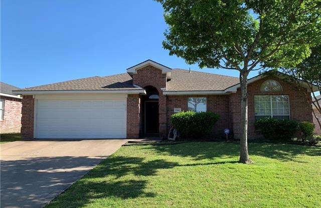 232 Lake Texoma Drive - 232 Lake Texoma Drive, Wylie, TX 75098
