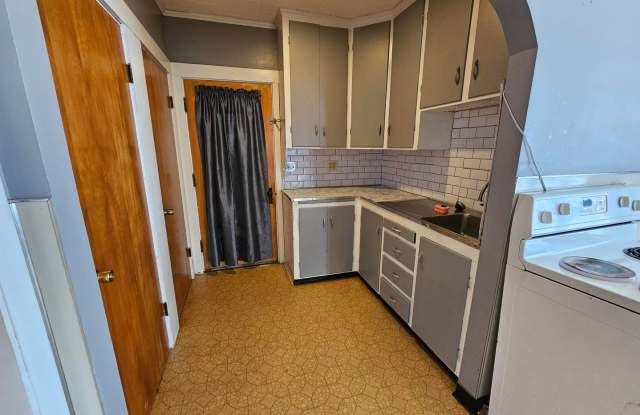 61 washington Rumford ME photos photos