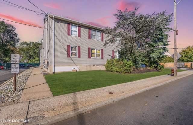 213 Main Street unit: 17 photos photos