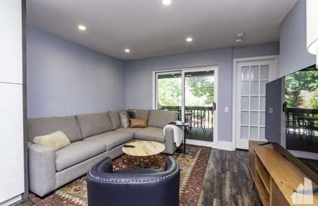 2140 Lincoln Park West photos photos