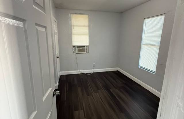 MOVE-IN SPECIAL! Move in with just a $500 security deposit and only $500 for your first month’s rent! Gallery 4
