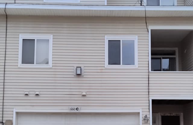 660 Kingfisher Ln Apt C - 660 Kingfisher Lane, Woodbury, MN 55125