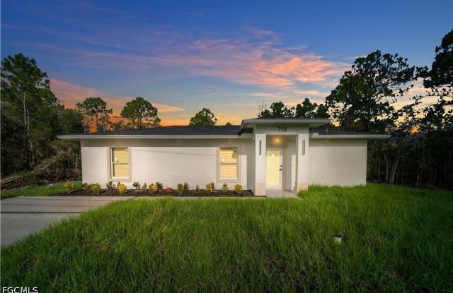 4604 Queen Avenue N photos photos