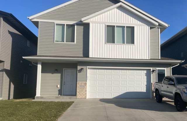 Beautiful 3 level split home! - 1034 27th Avenue West, West Fargo, ND 58078