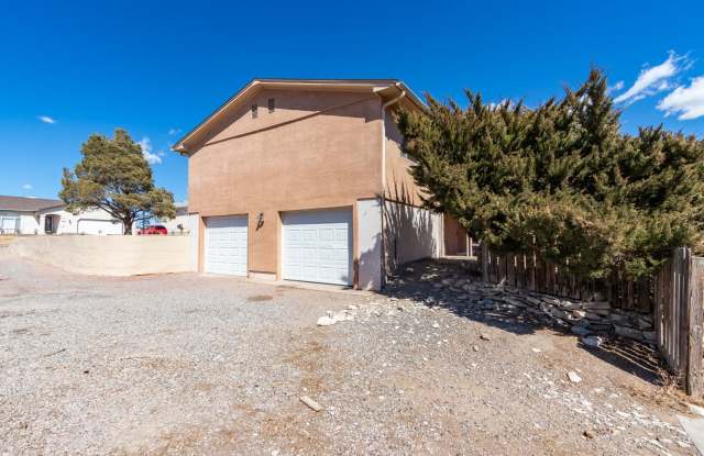 Spacious Ranch in Pueblo West! Gallery 3