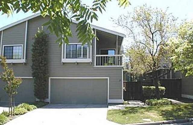 Spacious Modern Townhouse in the Desirable Carroll Ranch Community photos photos
