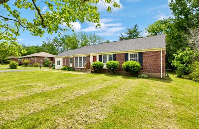 Very large 4 bedroom ranch in Donelson, TN. Best location. photos photos
