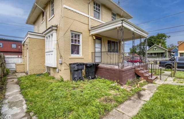 5421 Toledo Street Gallery 4