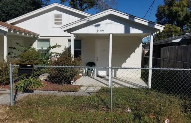 1709 DOT ST - 1709 Dot Street, Jacksonville, FL 32209