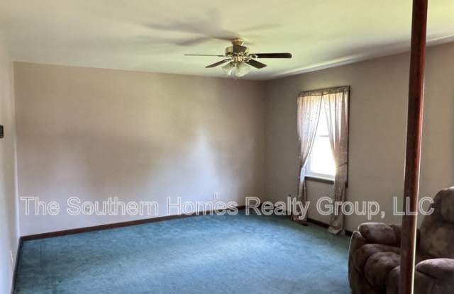 1305 Ridgeway Circle Gallery 2