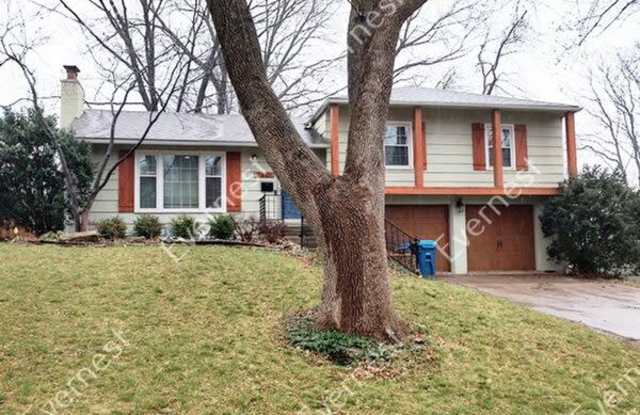 7601 Fairway St - 7601 Fairway Street, Prairie Village, KS 66208