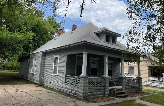 1421 S Main St photos photos