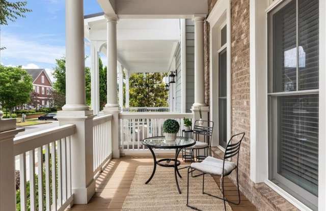1233 Parkstead Lane Gallery 3