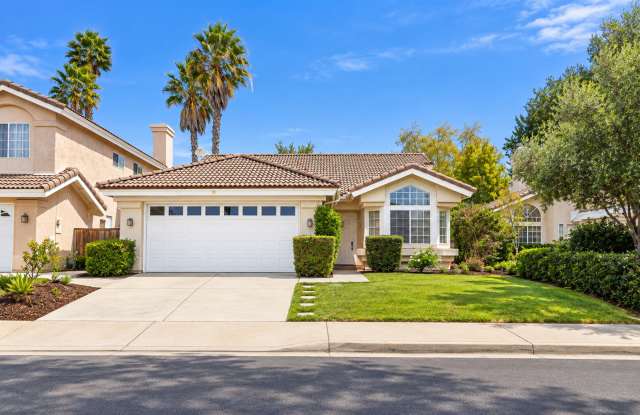Beautiful Centrally Located Stonebrook Home Gallery 1