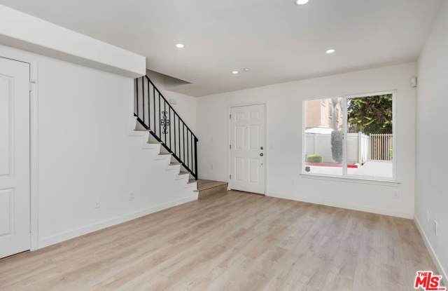 8418 Whitaker St Gallery 2