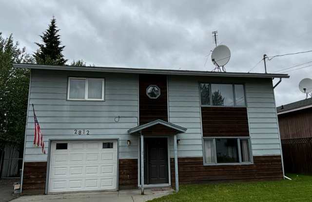 3 bedroom home / Fenced in yard / 1 Car Garage photos photos 3 bedroom home / Fenced in yard / 1 Car Garage photos photos