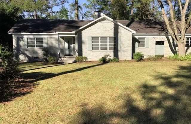 Spacious 3-Bedroom Brick Home with Fireplace and Wood Floors in Valdosta photos photos