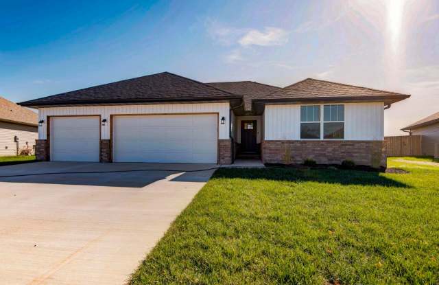 South Nixa 4 Bedroom Family Home photos photos South Nixa 4 Bedroom Family Home photos photos