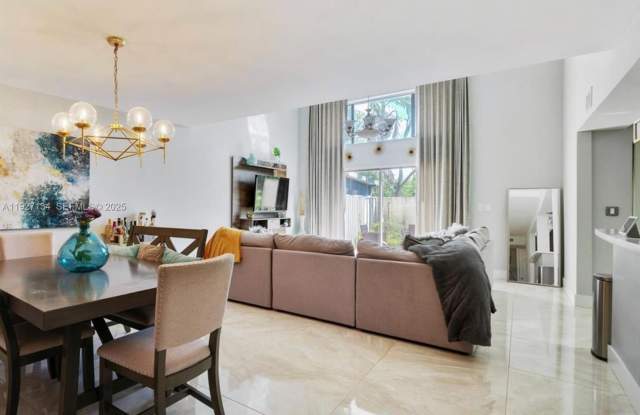 550 NW 210th St - 550 Northwest 210th Street, Miami Gardens, FL 33169