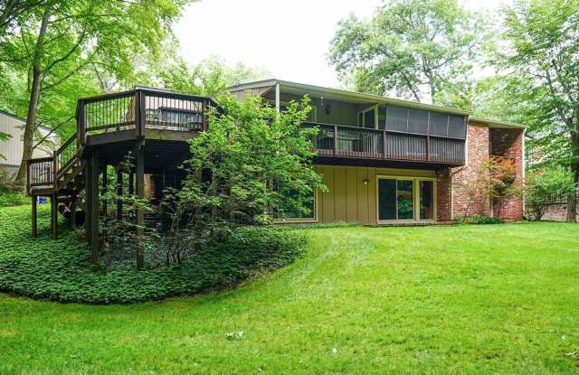 Spacious 5BR House in Potomac Gallery 4